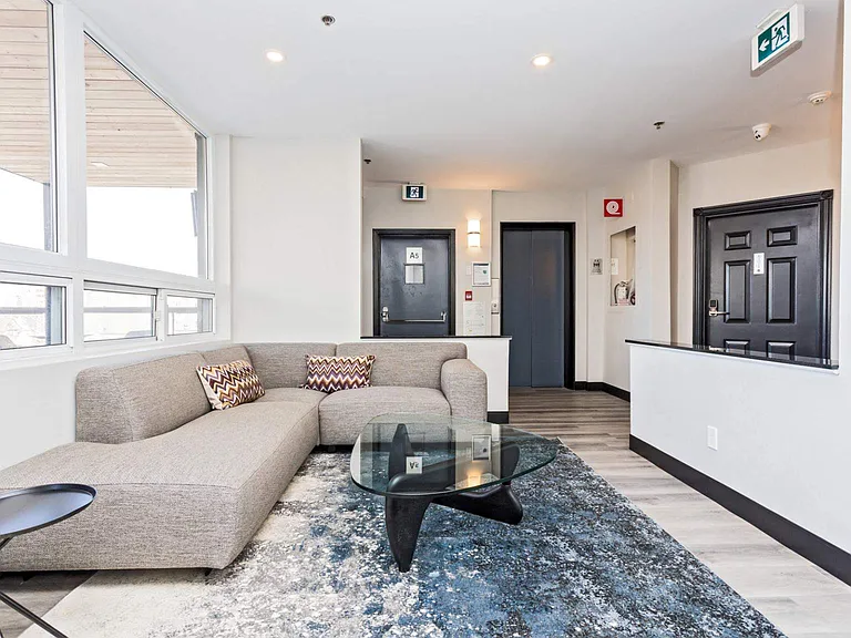 330 McLeod St #411 — Photo 2