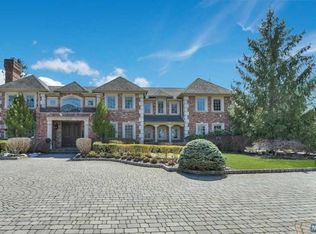 82 Kent Rd, Tenafly, NJ 07670