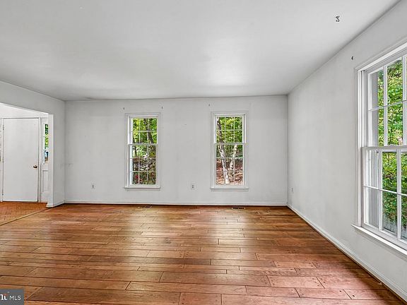 5th image of 10802 Dayflower Ct
