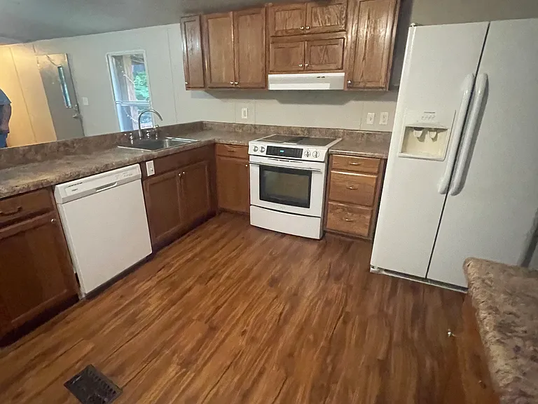 574 Peach Orchard Rd — Photo 2