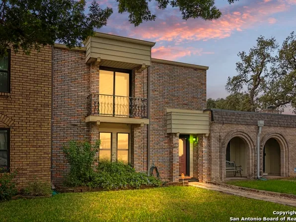 162 Amistad Blvd, Universal City, TX 78148