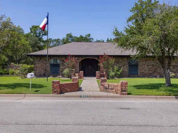 1602 Brook Hollow Dr, Bryan, TX 77802