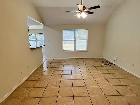 2nd image of 2906 Elise Ln