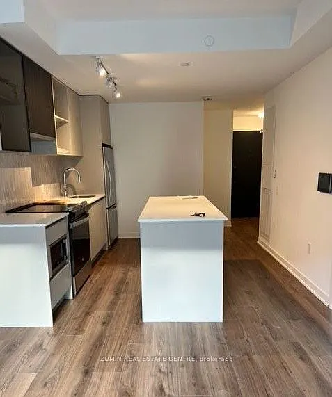 395 Dundas St W #619 — Photo 2