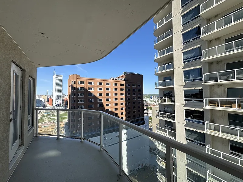 2 bed, 2.0 bath, 968 sqft, $1,900 — Photo 3