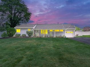 4 Cambridge Rd S, Kendall Park, NJ 08824