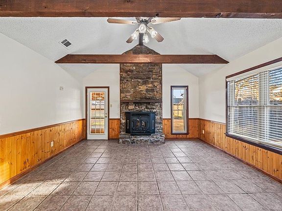 3rd image of 7821 Hickory Meadow Rd