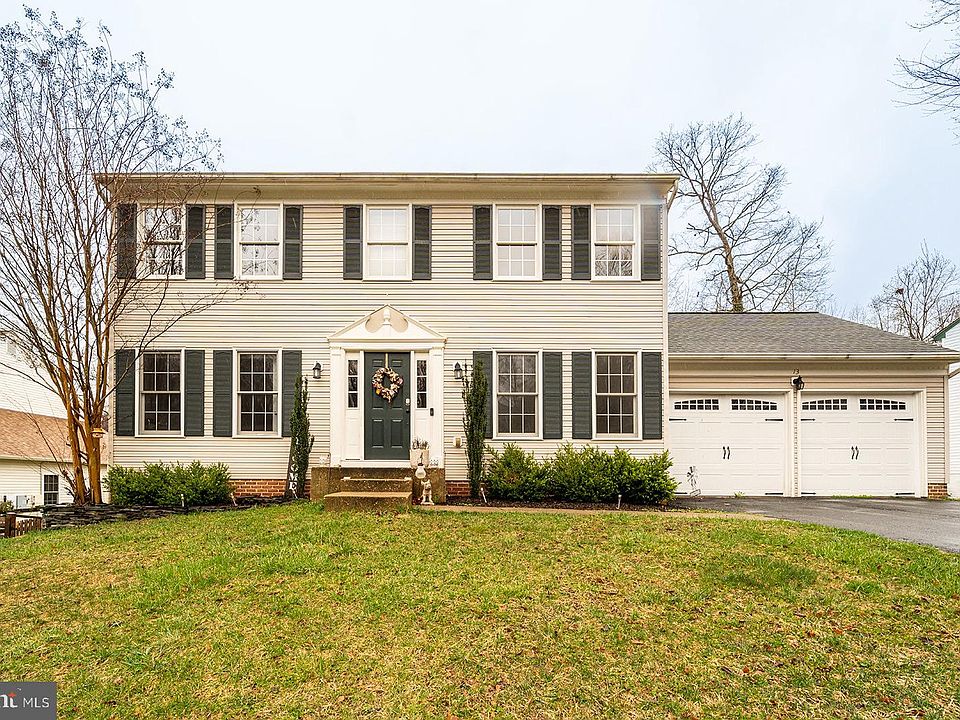1st image of 13 Pennsbury Ct