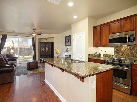4th image of 225 Barbrook Ct