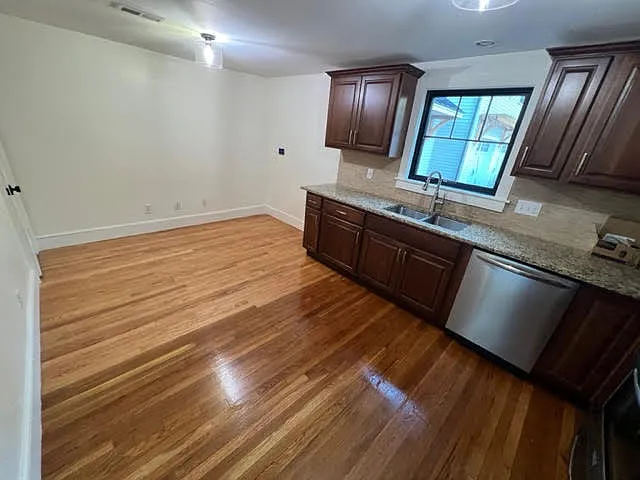 769 Watertown St #769 — Photo 7