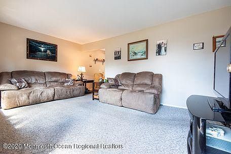 2nd image of 903 Neville St