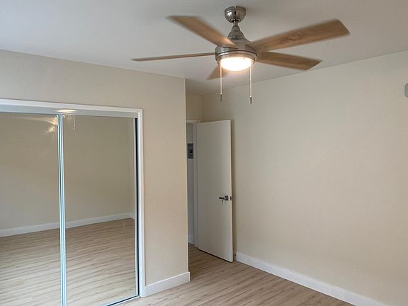 5th image of 1427 Centinela Ave APT 5