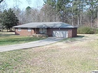 1616 Summit Dr, Gadsden, AL 35901