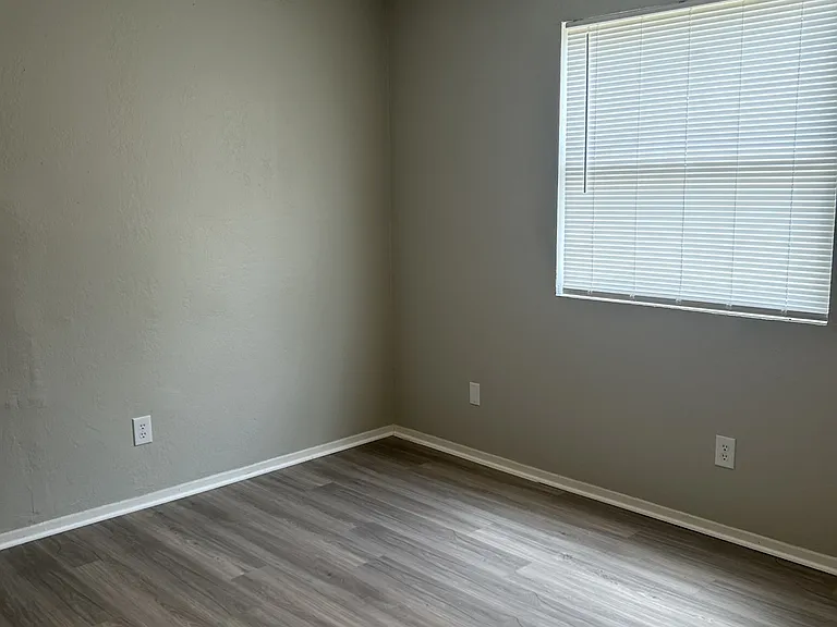821 Bracewood Cir #B — Photo 18