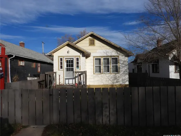 552 10th STREET, Prince Albert, SK S6V 0Z6