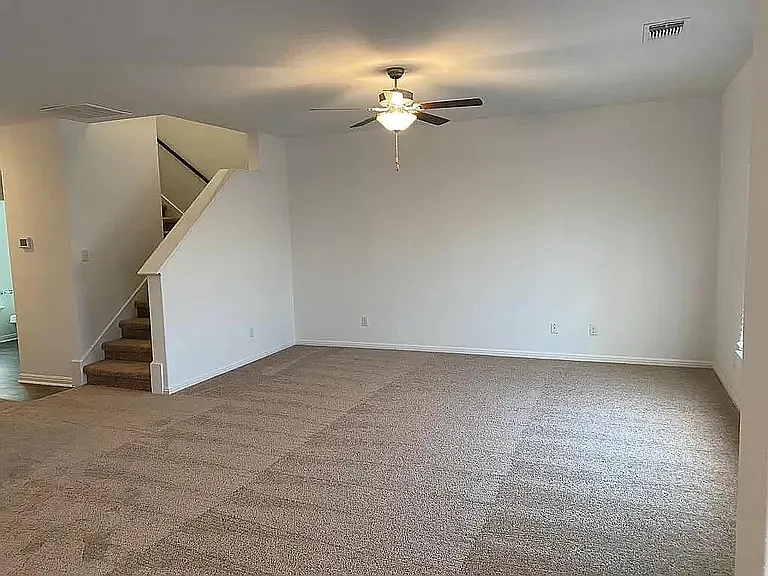 129 Fairfax Ln — Photo 11