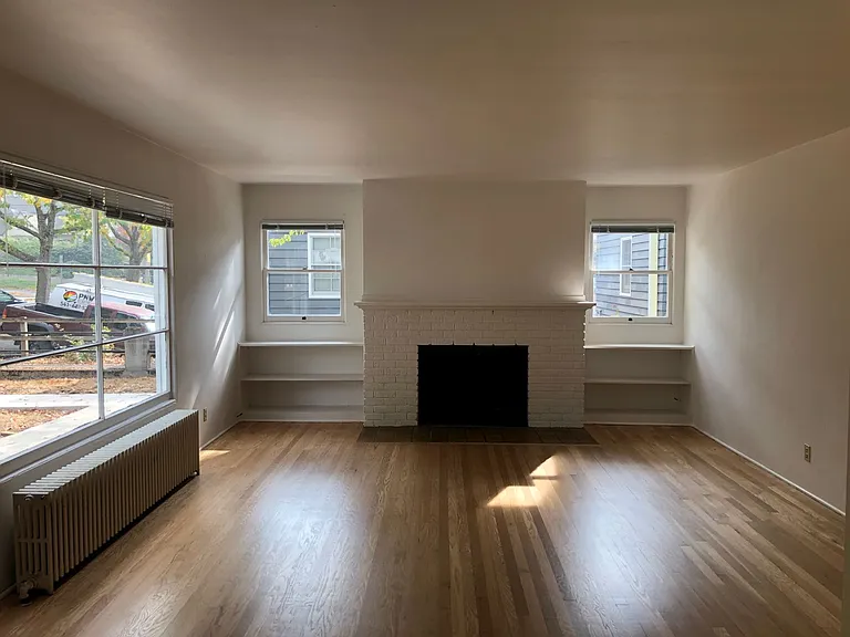 1860 Potter Street — Photo 6