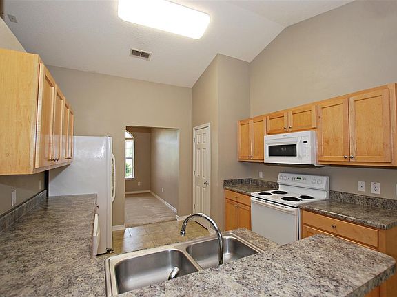 4th image of 8779 Kennedy Dr