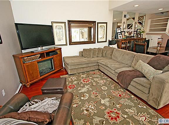 4th image of 7057 Seawind Dr