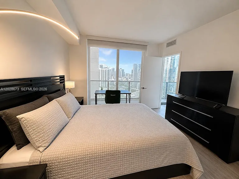 55 SW 9th St #3201 — Photo 11