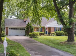 1148 W Valley Rd, Wayne, PA 19087