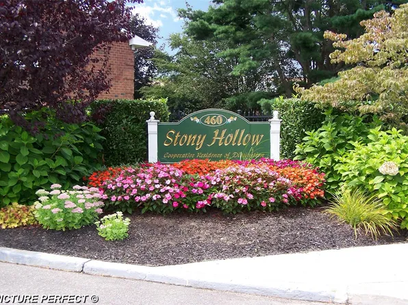 460 Old Town Road #13F, Port Jefferson Station, NY 11776
