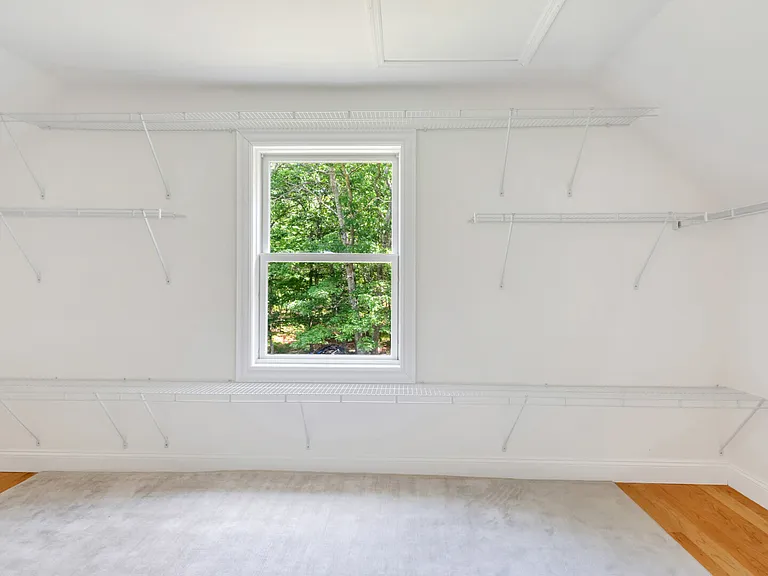 8 Wildflower Ln — Photo 24