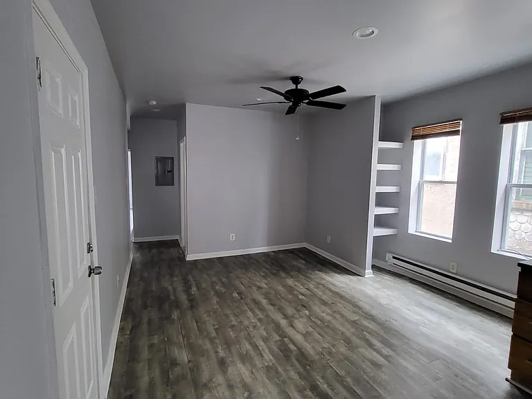 4914 Knox St #B — Photo 11