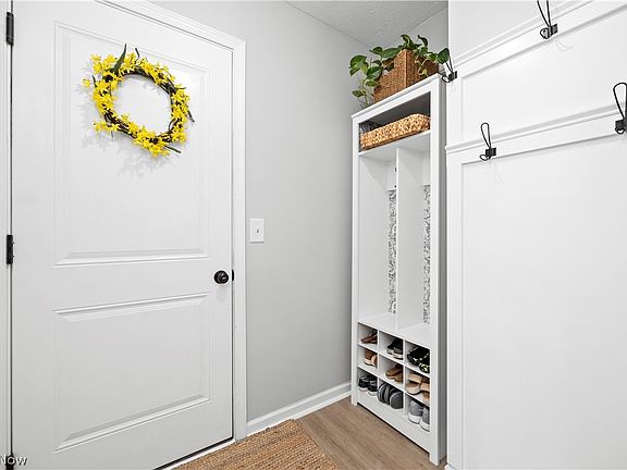 3rd image of 6840 Majestic Dr