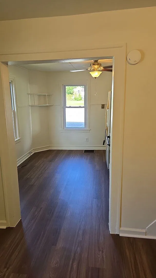 134-136 S Gettle Ave — Photo 3
