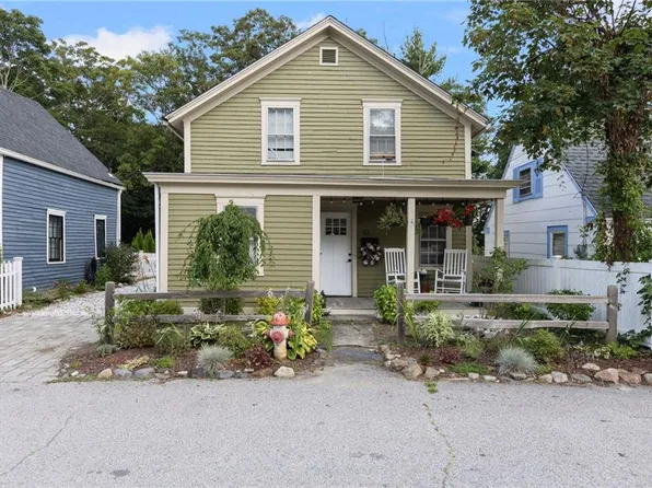 42 Castle St, East Greenwich, RI 02818