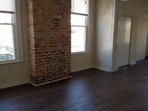 5th image of 2129 W Main St #A