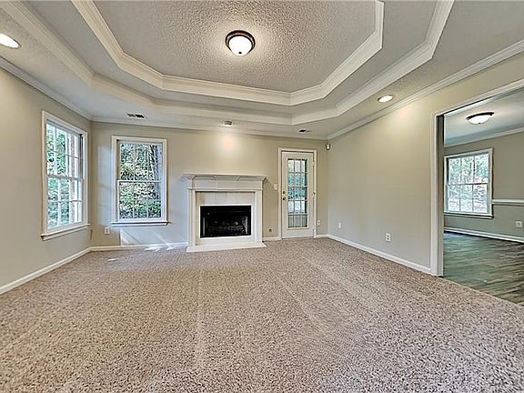 5th image of 746 Deerwood Dr