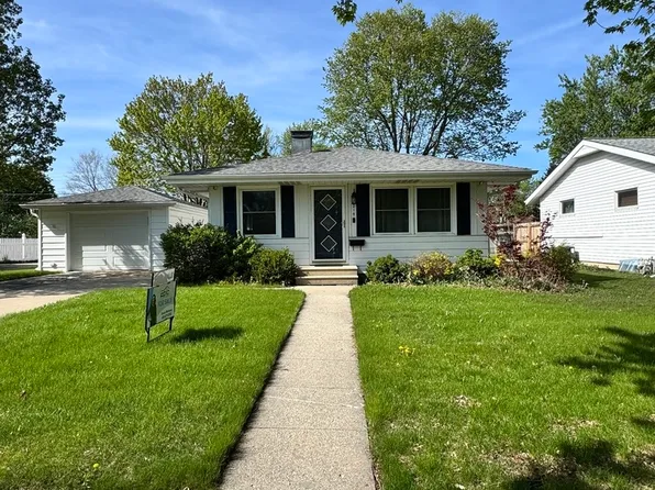 219 River Dr, Dekalb, IL 60115