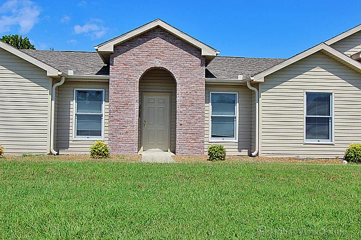 2 Bedroom Triplex in Cape — Photo 2