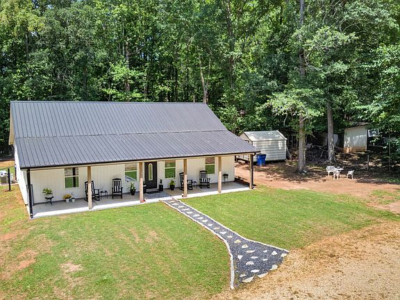3rd image of 206 Lake Oglethorpe Dr