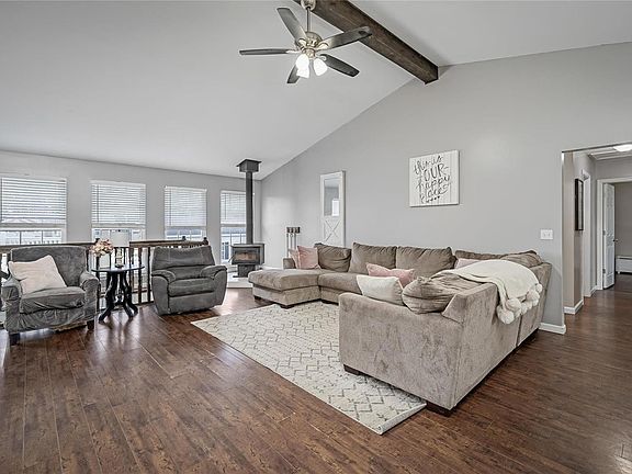 3rd image of 116 Williamsburg Ln