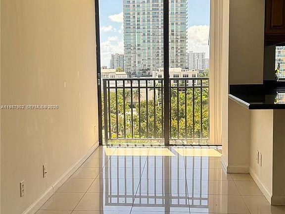 4th image of 17021 N Bay Rd APT 1015