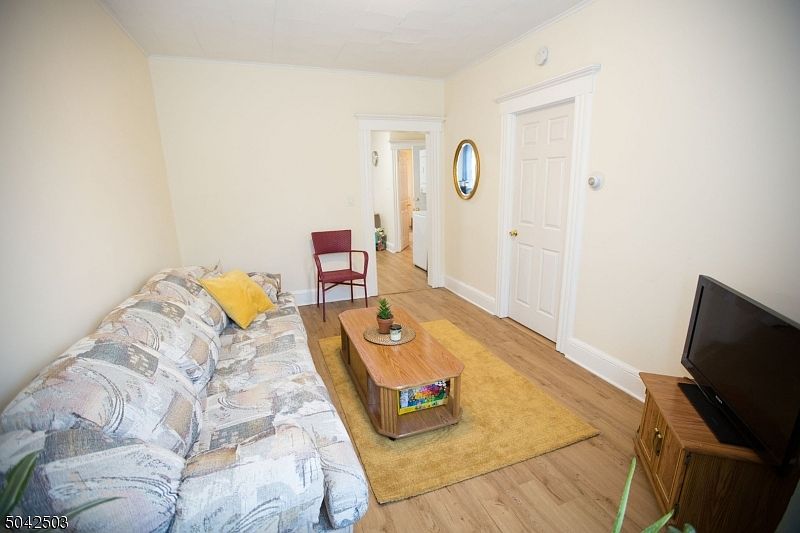 1st image of 760 Bloomfield Ave