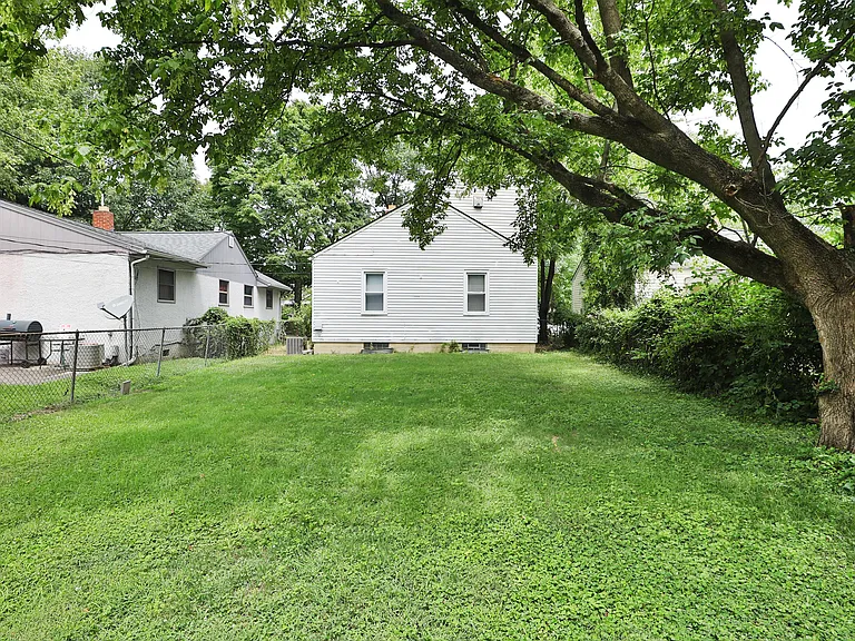 2725 Allegheny Ave — Photo 28
