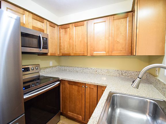 4th image of 12695-12699 SE 27th Ave