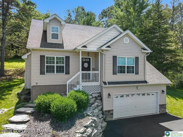 401 Pierce Ln #103, East Stroudsburg, PA 18301