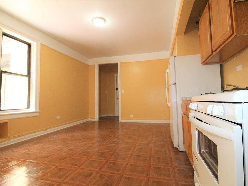 2nd image of 2772 Valentine Ave #E7