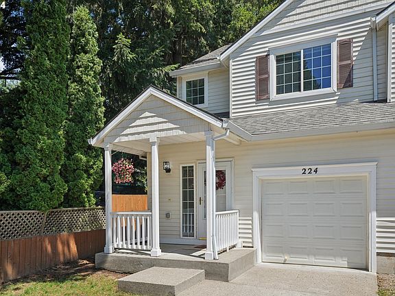 4th image of 224 NE 66th Ave