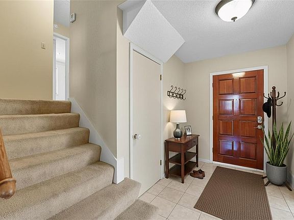 3rd image of 9201 Goddard St