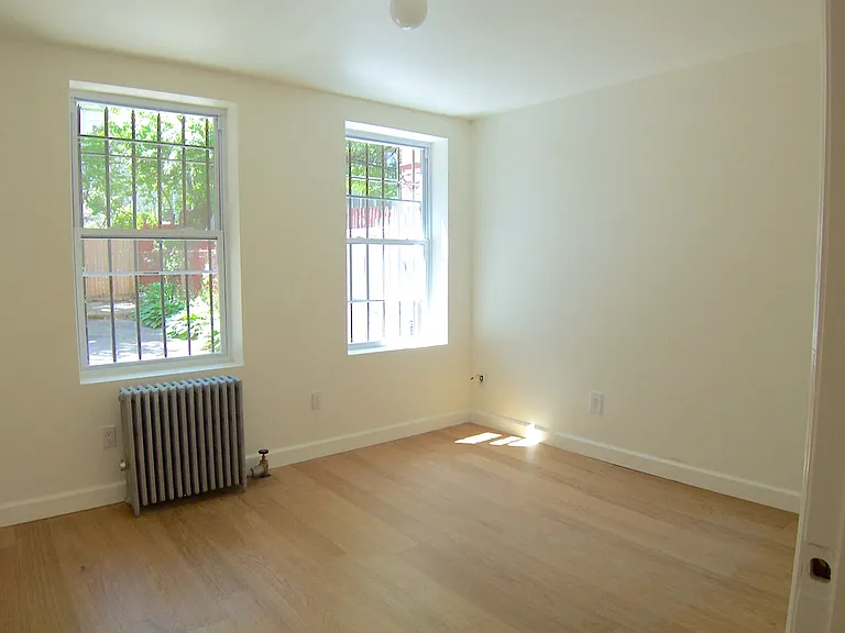 554 Decatur St #1 — Photo 4
