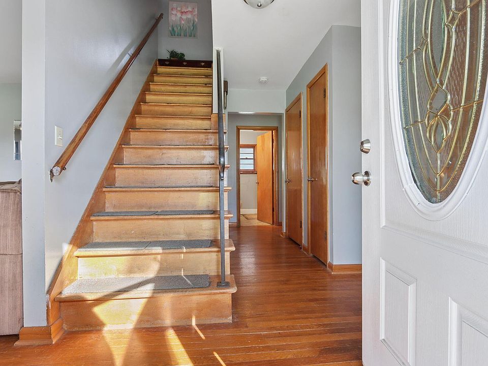 1st image of 762 Ross Rd