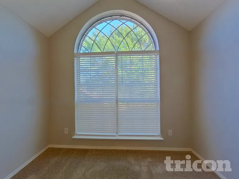 1233 Clear Creek Dr — Photo 12