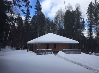 385 Green Garden Rd, Marquette, MI 49855