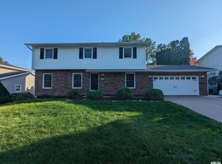 2445 Eastberry Ct, Bettendorf, IA